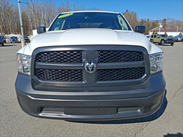 2024 RAM 1500 Classic Tradesman Crew Cab 4x4 64 Box