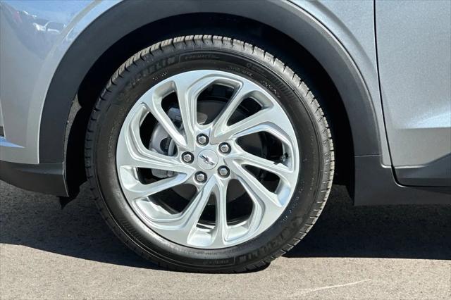 2027 Chevrolet Bolt LT FWD
