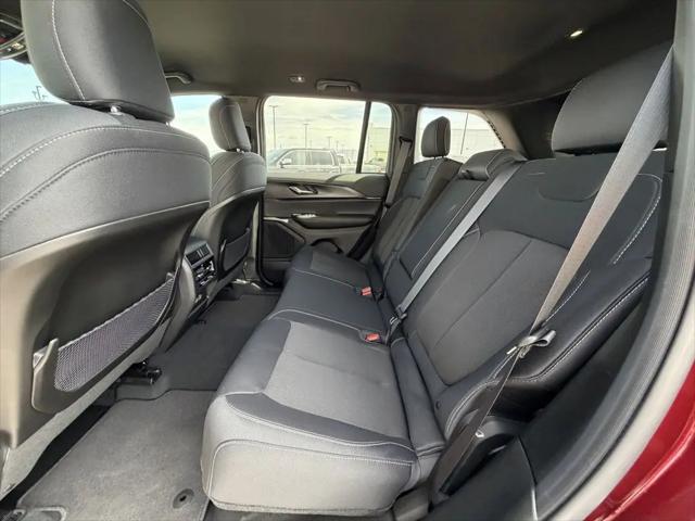 2026 Jeep Grand Cherokee Laredo 4x4