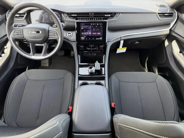 2026 Jeep Grand Cherokee Laredo 4x4