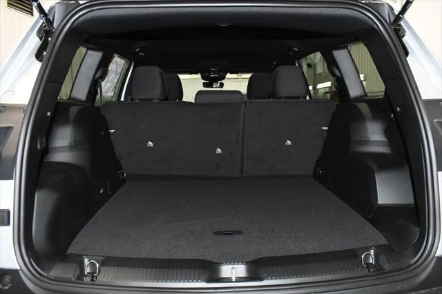 2026 Jeep Cherokee Laredo 4x4