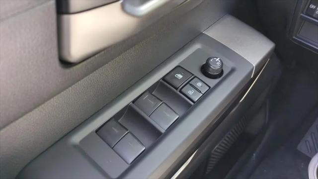 2026 Toyota Tundra SR5 CrewMax 5.5' Bed