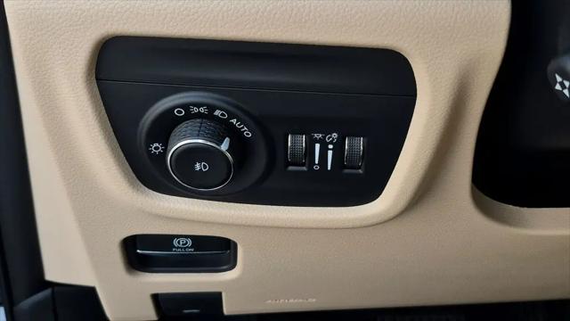 2026 Jeep Grand Cherokee Limited 4x2