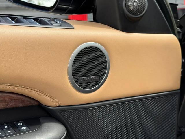 2023 Land Rover Discovery P300 S R-Dynamic