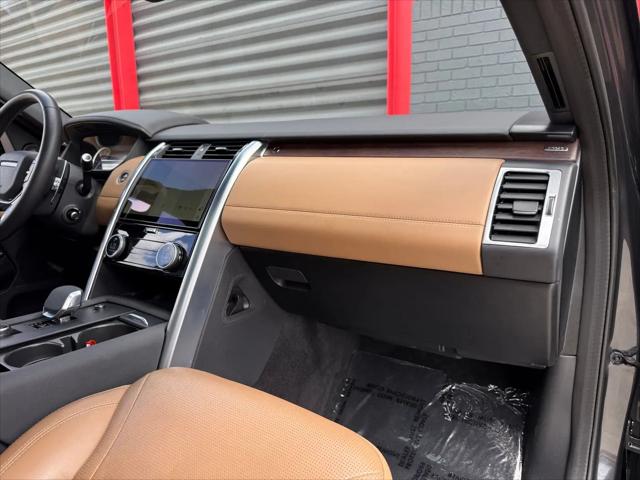 2023 Land Rover Discovery P300 S R-Dynamic