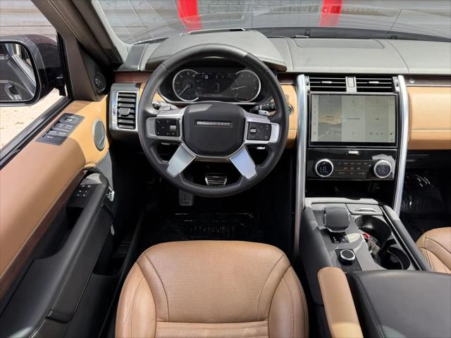 2023 Land Rover Discovery P300 S R-Dynamic