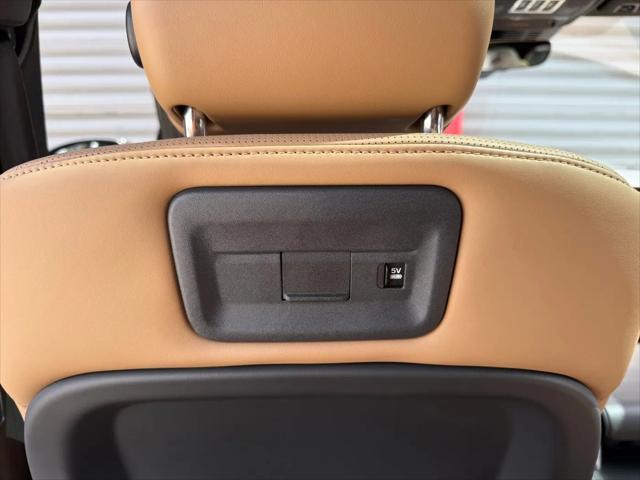 2023 Land Rover Discovery P300 S R-Dynamic