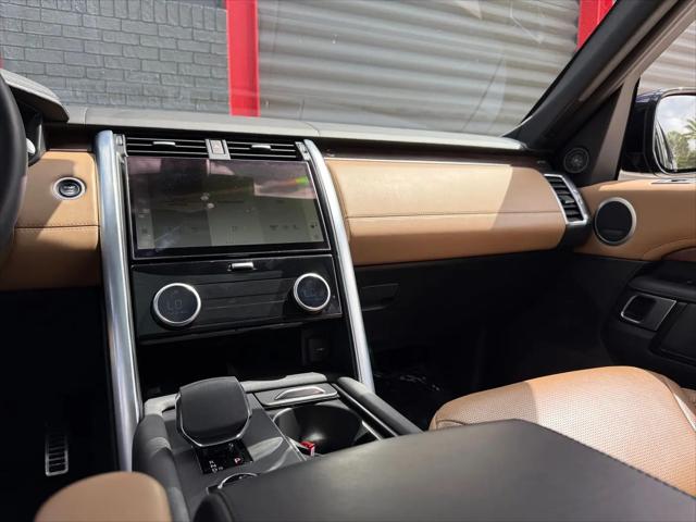 2023 Land Rover Discovery P300 S R-Dynamic