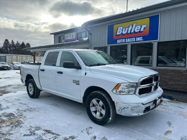 2022 Ram 1500 Classic SLT Crew Cab 4x4 5'7" Box