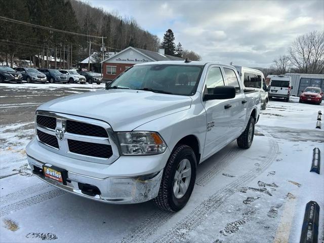 2022 Ram 1500 Classic SLT Crew Cab 4x4 5'7" Box