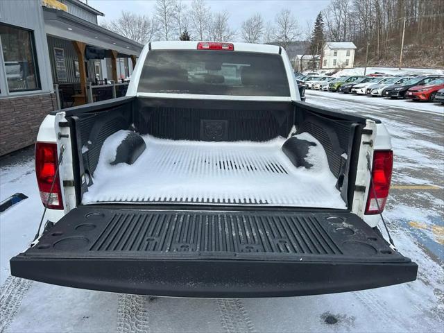 2022 Ram 1500 Classic SLT Crew Cab 4x4 5'7" Box
