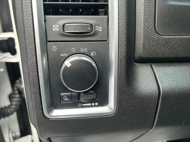 2022 Ram 1500 Classic SLT Crew Cab 4x4 5'7" Box