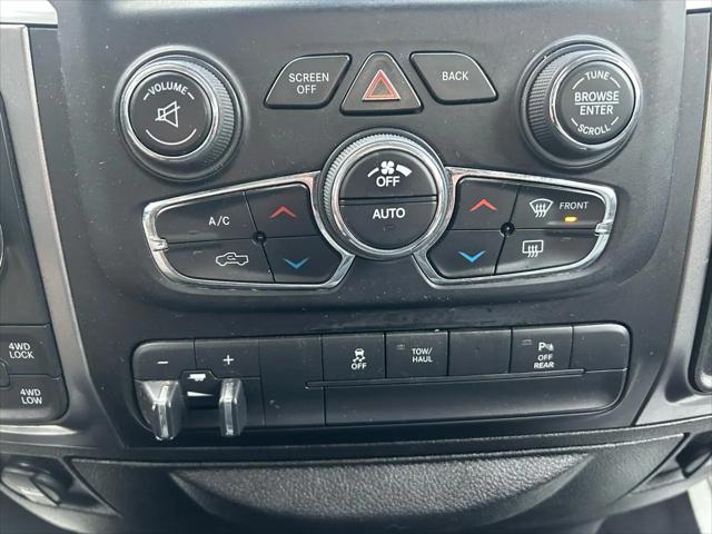 2022 Ram 1500 Classic SLT Crew Cab 4x4 5'7" Box