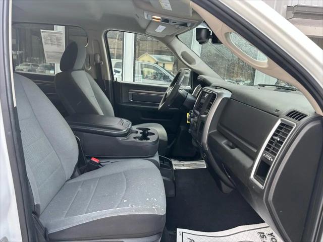 2022 Ram 1500 Classic SLT Crew Cab 4x4 5'7" Box