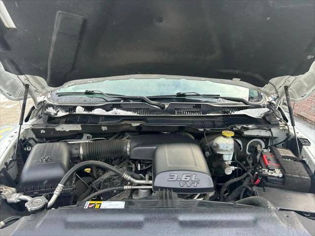 2022 Ram 1500 Classic SLT Crew Cab 4x4 5'7" Box
