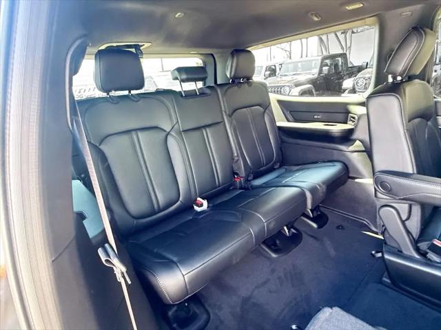 2026 Jeep Grand Wagoneer 4x2