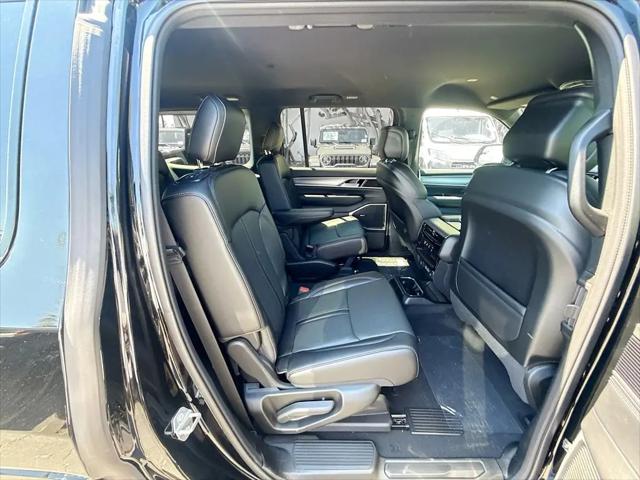 2026 Jeep Grand Wagoneer 4x2