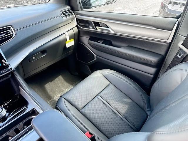 2026 Jeep Grand Wagoneer 4x2