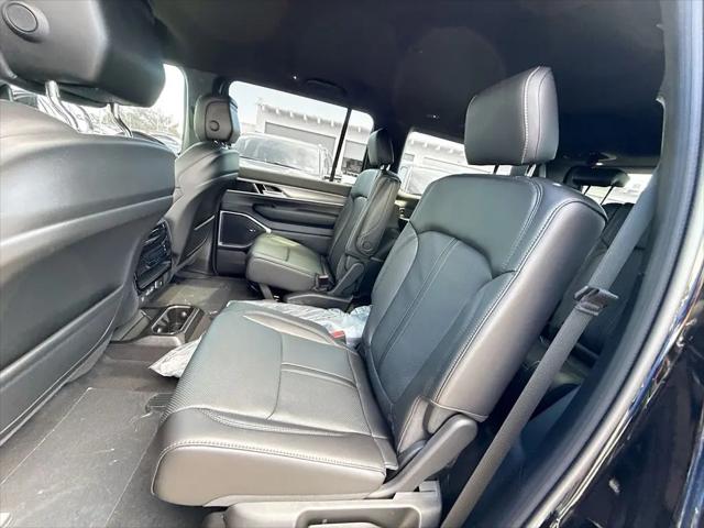2026 Jeep Grand Wagoneer 4x2