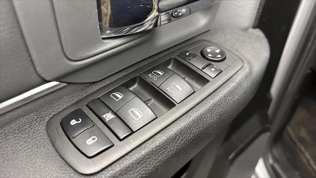 2022 Ram 1500 Classic SLT Crew Cab 4x2 5'7" Box