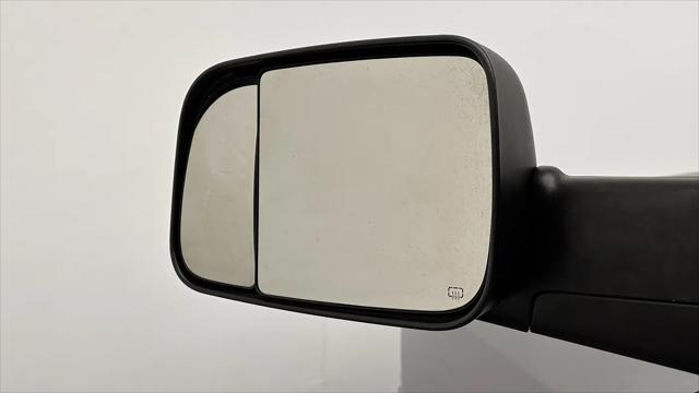 2022 Ram 1500 Classic SLT Crew Cab 4x2 5'7" Box