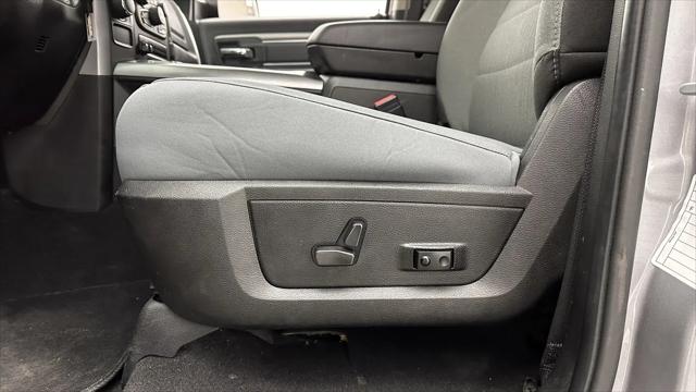 2022 Ram 1500 Classic SLT Crew Cab 4x2 5'7" Box