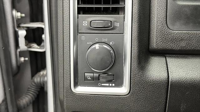 2022 Ram 1500 Classic SLT Crew Cab 4x2 5'7" Box
