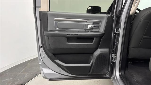 2022 Ram 1500 Classic SLT Crew Cab 4x2 5'7" Box