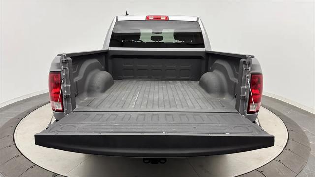 2022 Ram 1500 Classic SLT Crew Cab 4x2 5'7" Box