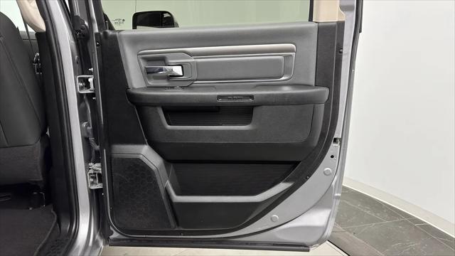 2022 Ram 1500 Classic SLT Crew Cab 4x2 5'7" Box