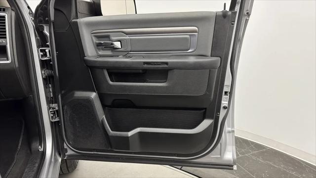 2022 Ram 1500 Classic SLT Crew Cab 4x2 5'7" Box