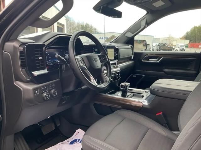 2024 Chevrolet Silverado 1500 4WD Crew Cab Short Bed RST
