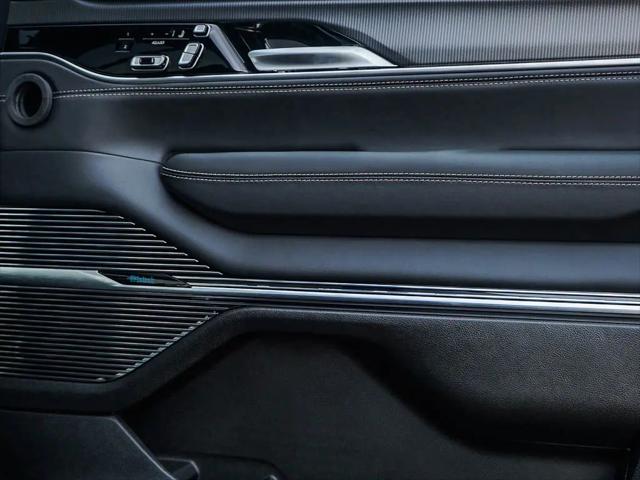 2026 Jeep Grand Wagoneer L Summit Obsidian 4x4