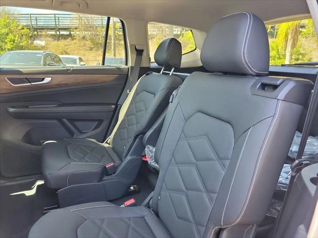 2026 Volkswagen Atlas SE with Technology