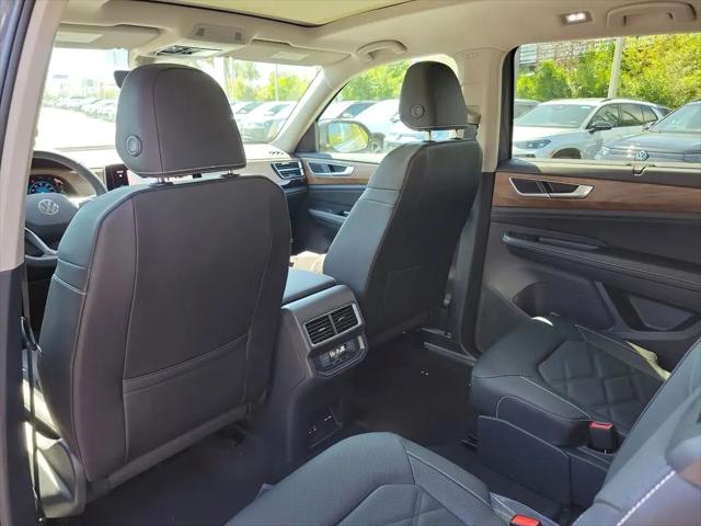 2026 Volkswagen Atlas SE with Technology