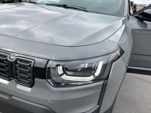 2026 Jeep Cherokee Laredo 4x4
