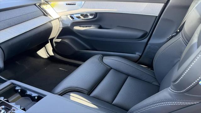 2026 Volvo XC90 Ultra, B5 AWD Gas (mild hybrid), Gasoline, Bright, 6 Seats