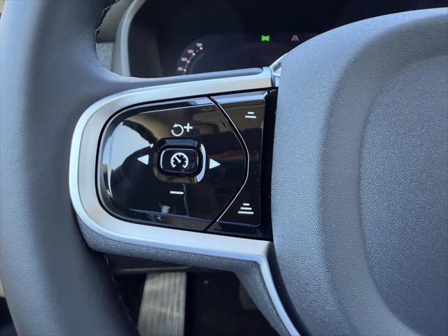 2026 Volvo XC90 Ultra, B5 AWD Gas (mild hybrid), Gasoline, Bright, 6 Seats