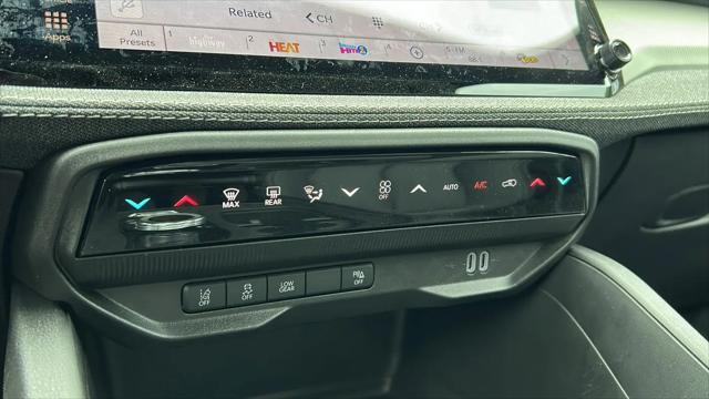 2026 Jeep Cherokee Laredo 4x4