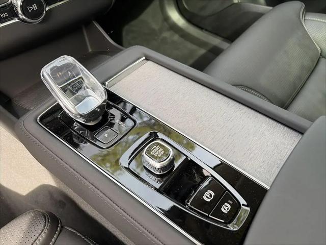 2026 Volvo XC90 Plug-In Hybrid Ultra, T8 AWD, Electric/Gasoline, Bright, 7 Seats