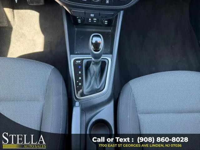 2022 Hyundai Accent SE