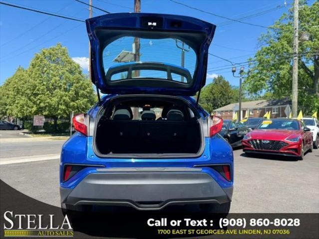 2022 Toyota C-HR XLE