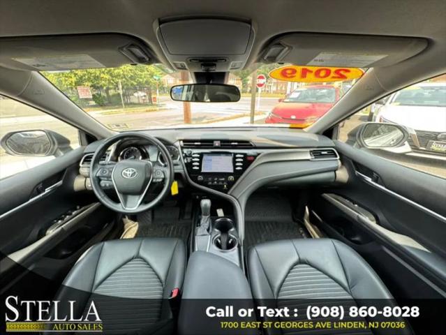 2019 Toyota Camry SE