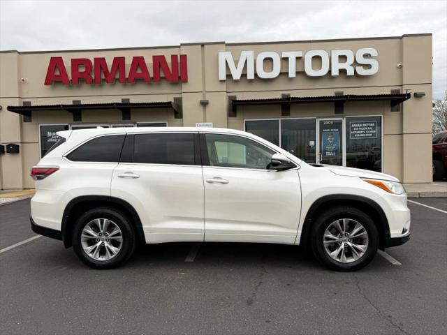 2014 Toyota Highlander LE Plus V6