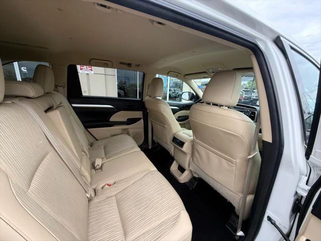 2014 Toyota Highlander LE Plus V6