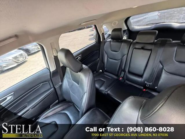 2022 Ford Edge Titanium