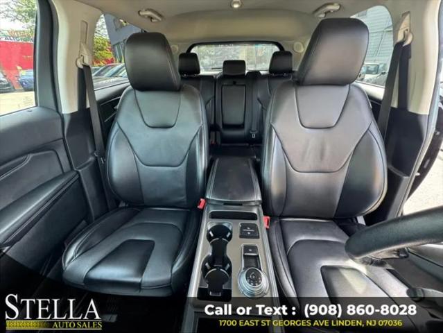 2022 Ford Edge Titanium