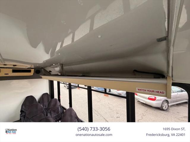 2003 Ford E-450 Cutaway XL