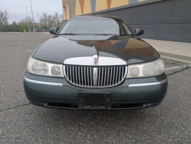 1999 Lincoln Town Car Executive