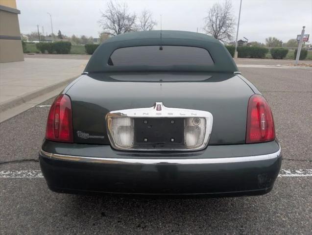 1999 Lincoln Town Car Executive